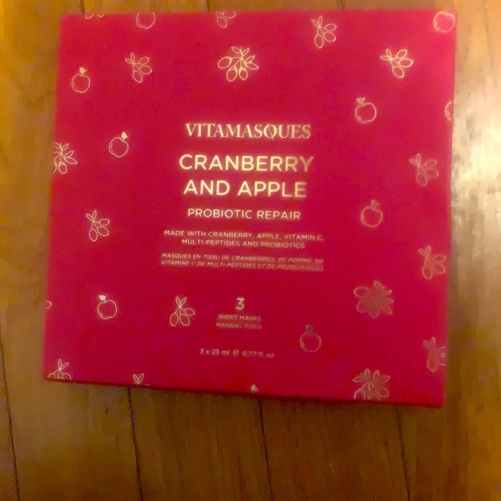vitamasoues cranberry and apple probiotic repair face mask.